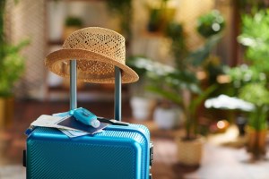 Cuidado com Golpes e Furtos nas Ferias Como se Proteger em Locais com Multidoes